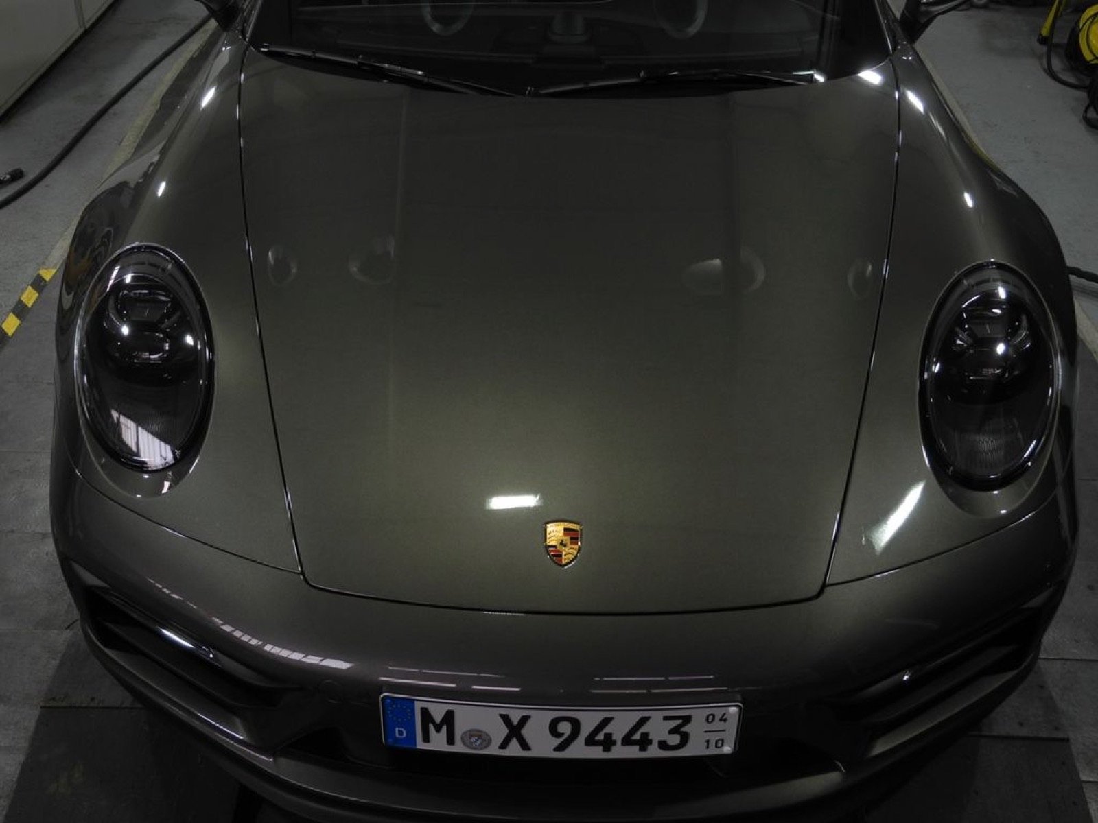 Porsche 992 Carrera GTS Cabriolet in Aventuringrün